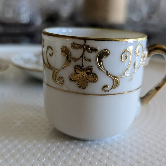 Hand Painted set of 2 expresso cups and saucers - Picture 12 of 13